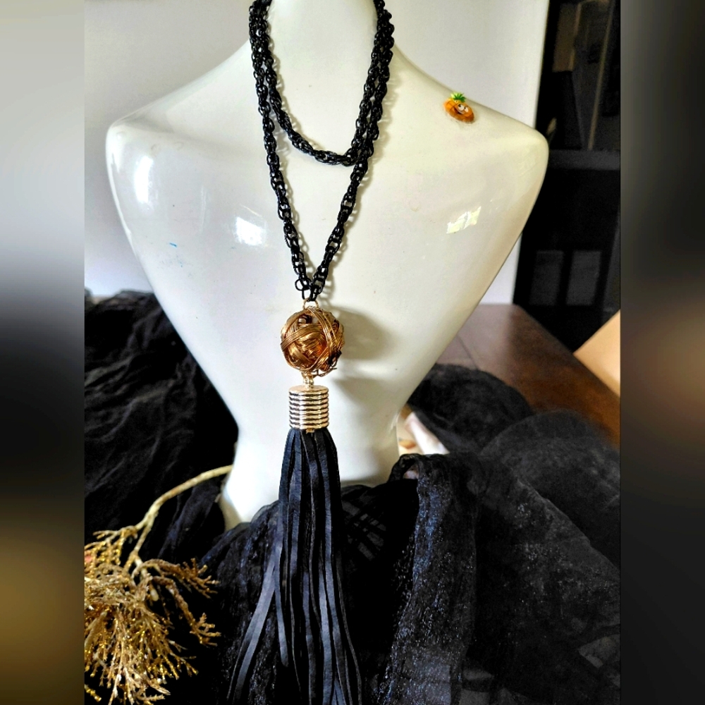 Elegant Black and Gold Tassel Necklace - Picture 3 of 4